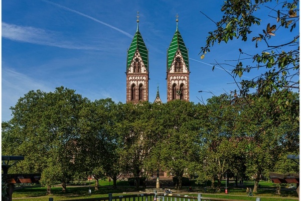 Messerverbotszone am Sthlinger Kirchplatz
